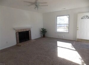 3824 Shooting Star Dr in Virginia Beach, VA - Building Photo - Building Photo