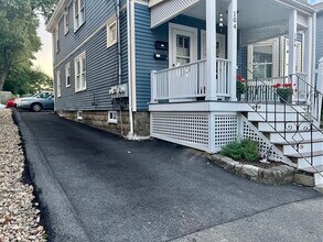 106 Burrill St, Unit 2 in Swampscott, MA - Building Photo - Building Photo
