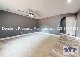 1184-32 1/2 32 1/2 Ln in Pueblo, CO - Foto de edificio - Building Photo