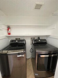 2305 Broadlawn Dr photo'