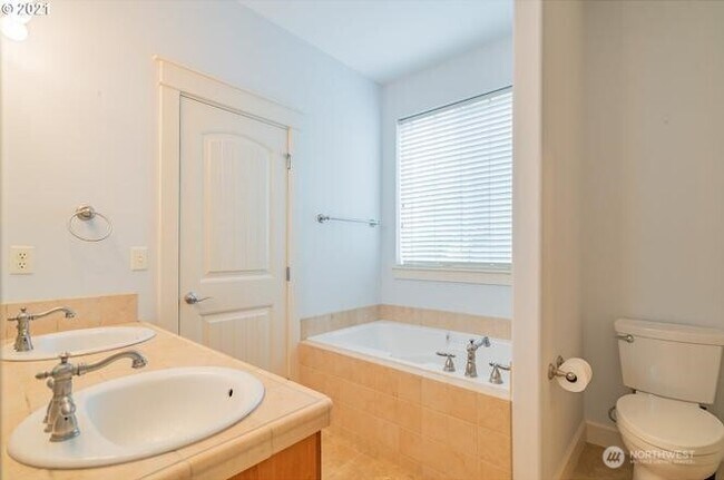 3505 SE 198th Ave in Camas, WA - Building Photo - Building Photo
