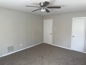 403 Mistywood Dr in Houston, TX - Building Photo - Building Photo