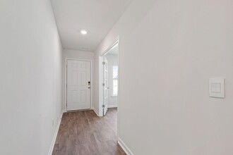 6045 Sodium St in Raleigh, NC - Foto de edificio - Building Photo