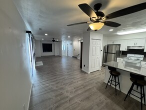 1346 Victorian Crescent in Virginia Beach, VA - Building Photo - Building Photo