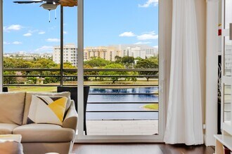 3051 N Course Dr in Pompano Beach, FL - Building Photo - Building Photo