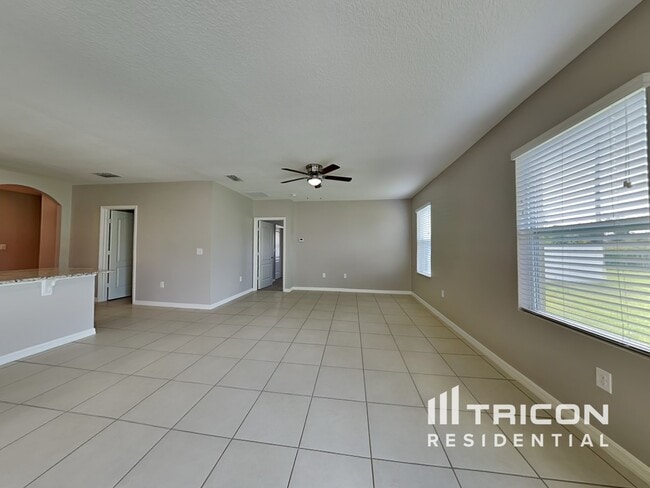 309 Aberdeen Dr in Davenport, FL - Building Photo - Building Photo