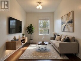 2038 Danforth Ave in Toronto, ON - Building Photo