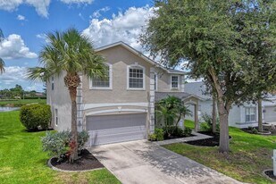 11212 Cypress Tree Cir in Ft. Myers, FL - Building Photo