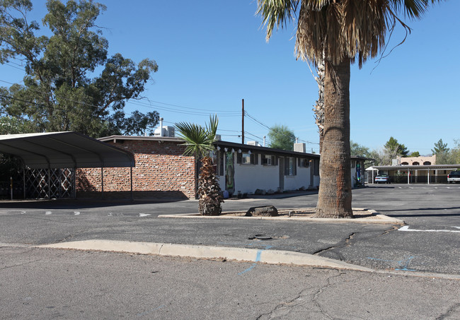 Estrella Flats in Tucson, AZ - Foto de edificio - Building Photo