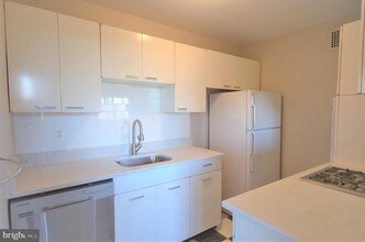 4390 Lorcom Ln-Unit -505 in Arlington, VA - Building Photo - Building Photo