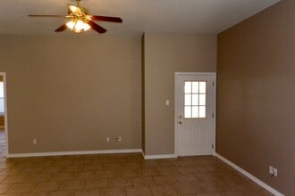 6630 Blue Water Cir in Granbury, TX - Building Photo - Building Photo