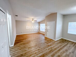 3912 E Powhatan Ave in Tampa, FL - Building Photo - Building Photo