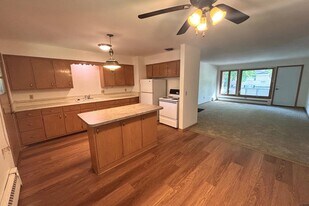 2406 Fremont Ave in Madison, WI - Building Photo