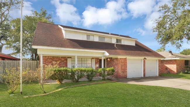 737 E Brown Ln in Deer Park, TX - Building Photo - Building Photo