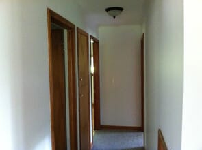 1621 Slaterville Rd, Unit 1621 Upper in Ithaca, NY - Foto de edificio - Building Photo