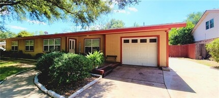 403 San Jacinto Dr in Rockdale, TX - Building Photo - Building Photo