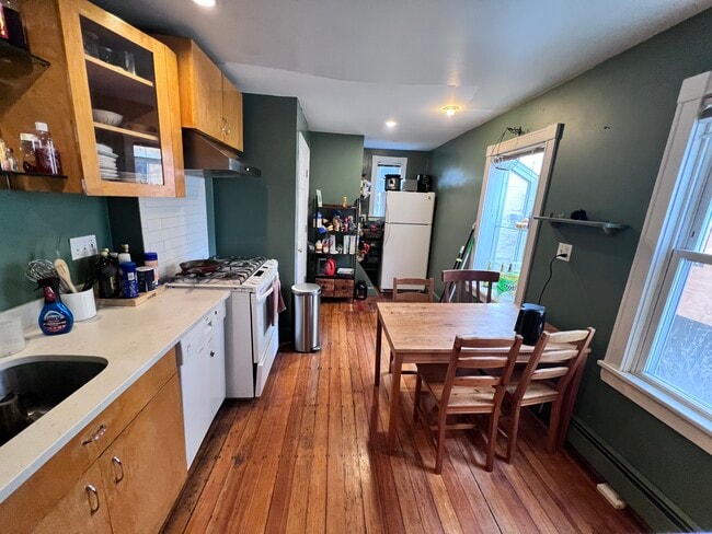 32 Fairmont Ave, Unit 2 in Cambridge, MA - Building Photo - Building Photo