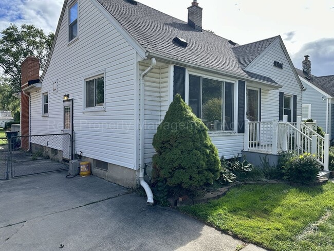 1048 Coolidge Ave in Clawson, MI - Foto de edificio - Building Photo