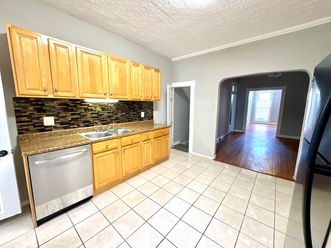 property at 2507 W Fayette St