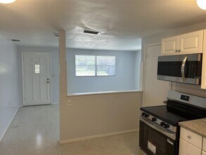 13264 120th Ln in Largo, FL - Building Photo - Building Photo