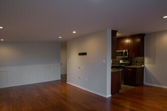 1640 Oakwood Dr, Unit W216 in Penn Valley, PA - Foto de edificio - Building Photo