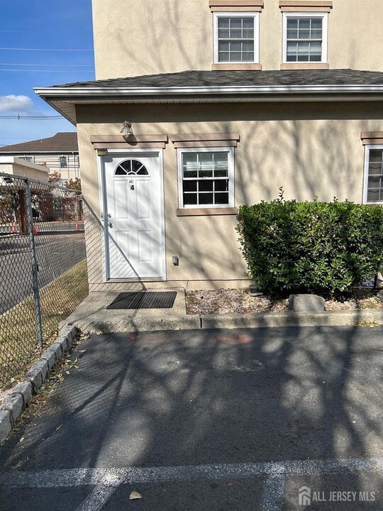 401 North Ave-Unit -4 in Dunellen, NJ - Building Photo