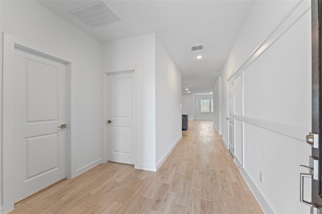 4719 Bay Vista Dr in Baytown, TX - Building Photo - Building Photo