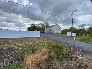 1601 E Shore Dr-Unit -B in Ithaca, NY - Building Photo - Building Photo