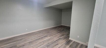 102 W Basic Rd in Henderson, NV - Building Photo - Building Photo