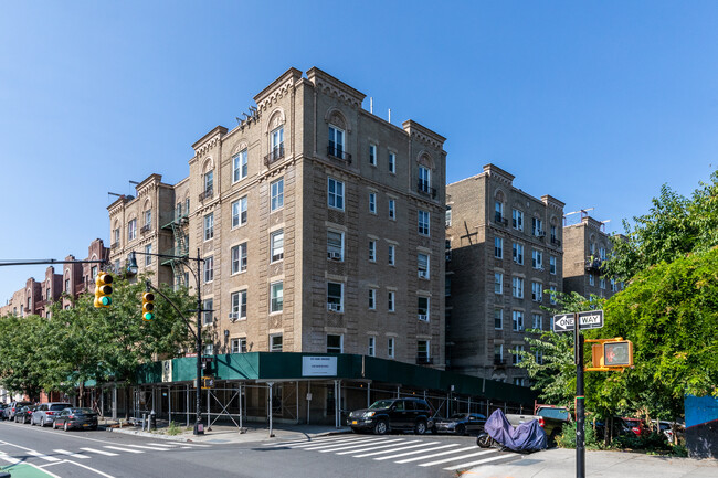 1075 Grand Concourse