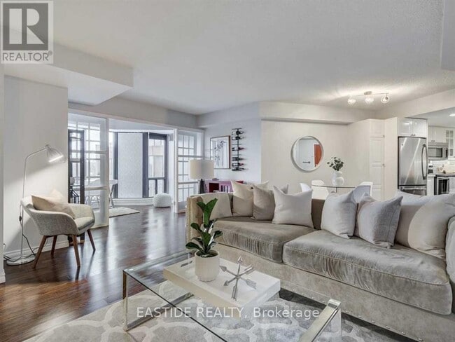 property at 456-456 College St