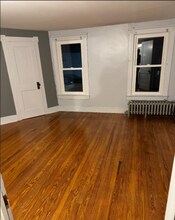 27 S Manning St in Mcadoo, PA - Foto de edificio - Building Photo