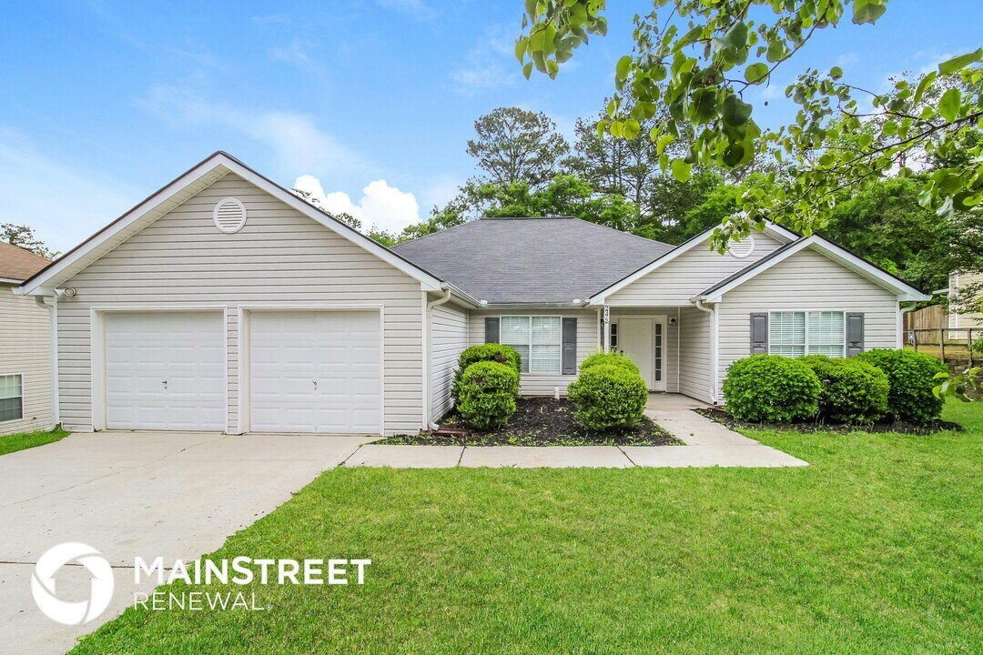 2372 Benson Ridge in Lithonia, GA - Building Photo