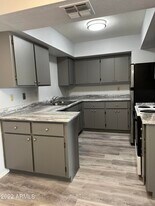 4444 E Paradise Vlg Pkwy S in Phoenix, AZ - Building Photo