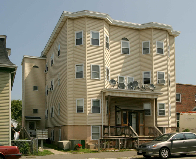 41 Elliott St in Beverly, MA - Foto de edificio - Building Photo