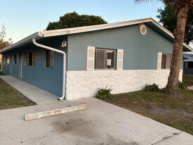 812 N 24th St in Fort Pierce, FL - Building Photo