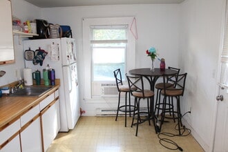 57 Grove St in New Milford, CT - Building Photo - Building Photo