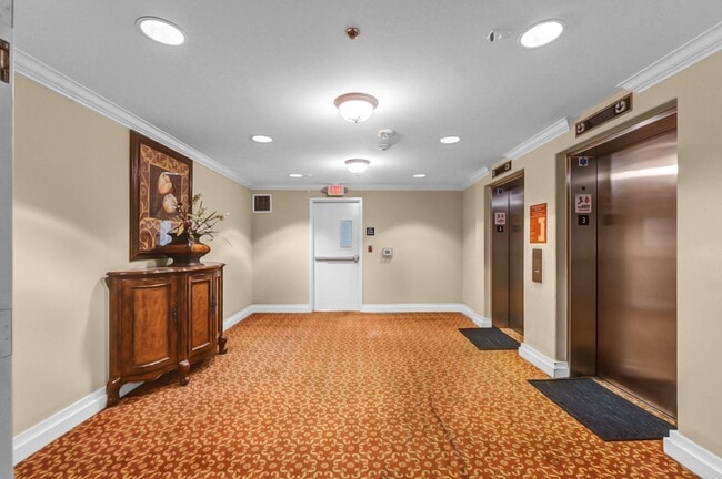 580 W Main St in Alhambra, CA - Building Photo - Building Photo