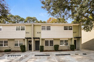 839 Von Kolnitz Rd in Mount Pleasant, SC - Building Photo