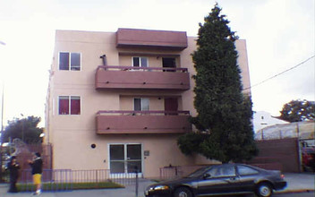 635 N Virgil Ave in Los Angeles, CA - Building Photo - Building Photo