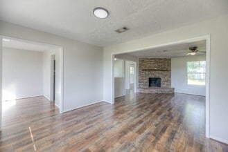 1202 Dunbar Ave in Livingston, TX - Building Photo - Building Photo