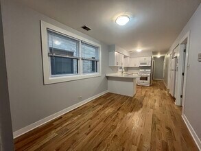449 W 37th St in Chicago, IL - Building Photo - Building Photo