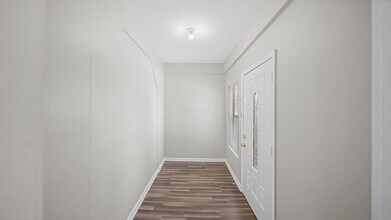 1322 Magnolia St in Baytown, TX - Foto de edificio - Building Photo