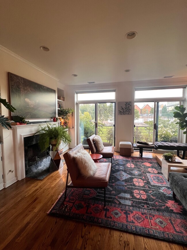 property at 1830 N Winchester Ave