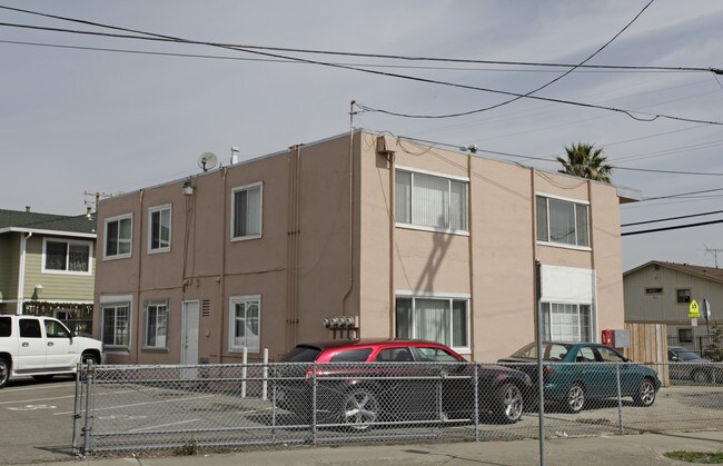 27187-27193 Tyrrell Ave in Hayward, CA - Foto de edificio - Building Photo