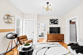 12 Pearl St, Unit 2 in Somerville, MA - Building Photo - Building Photo