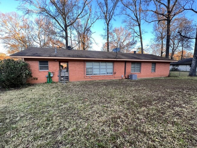 737 Lincoln Dr in Shreveport, LA - Building Photo - Building Photo