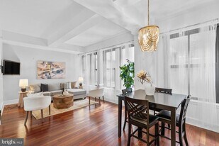 1500 Chestnut St in Philadelphia, PA - Building Photo