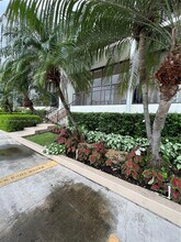 1915 Brickell Ave in Miami, FL - Building Photo - Building Photo