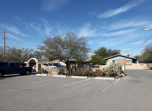 3409-3429 E Monte Vista Dr in Tucson, AZ - Building Photo - Building Photo